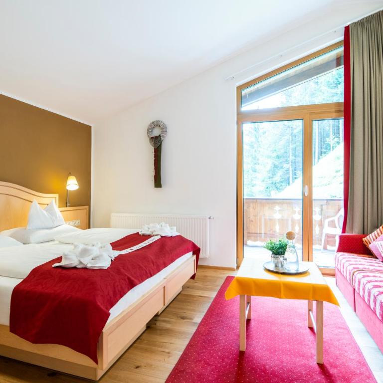 Hotel-Restaurant Burgblick - Doppel-/Zweibettzimmer mit Balkon - 4