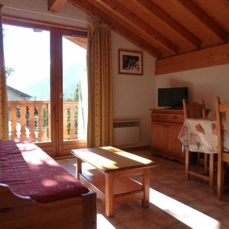 Appartement pour 6 au centre de Lanslevillard, proche des pistes avec balcon et WIFI - FR-1-508-15 - Appartement (6 Adultes) - 1