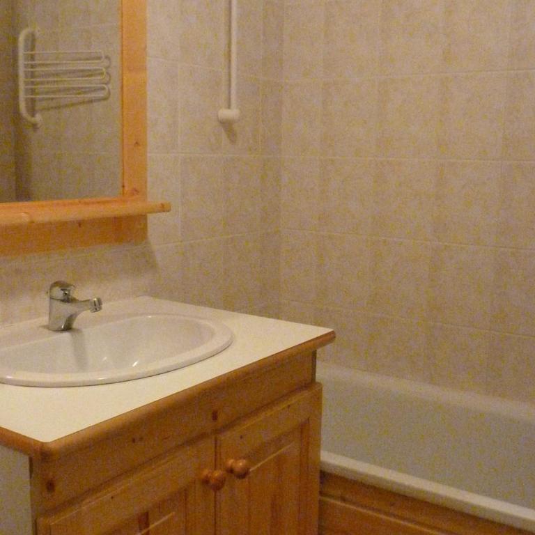 Appartement pour 6 au centre de Lanslevillard, proche des pistes avec balcon et WIFI - FR-1-508-15 - Appartement (6 Adultes) - 3
