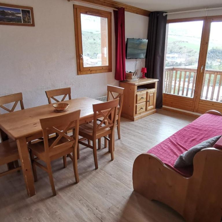 Appart 6 pers avec piscine, skis, ascenseur à Lanslebourg - FR-1-508-93 - Appartement (6 Adultes) - 1