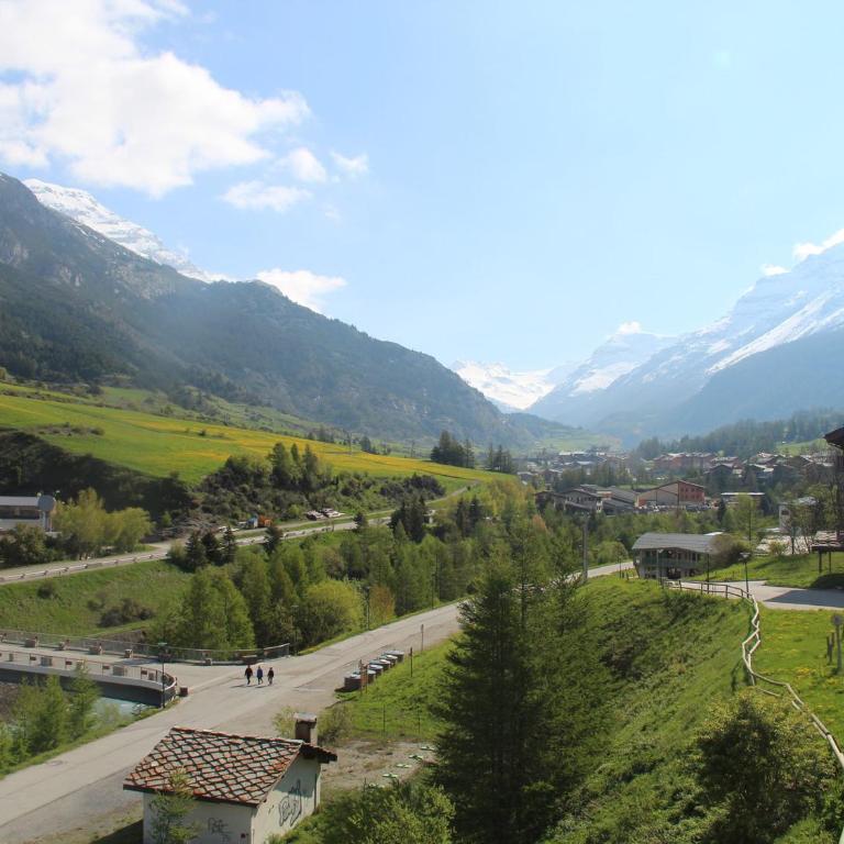 Appart 6 pers avec piscine, skis, ascenseur à Lanslebourg - FR-1-508-93 - Appartement (6 Adultes) - 4