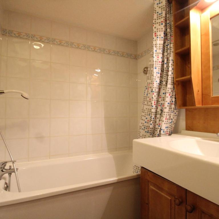 Appartement 6/7 pers, proche pistes, Wi-Fi, parking - FR-1-508-117 - Appartement (6 Adultes) - 8