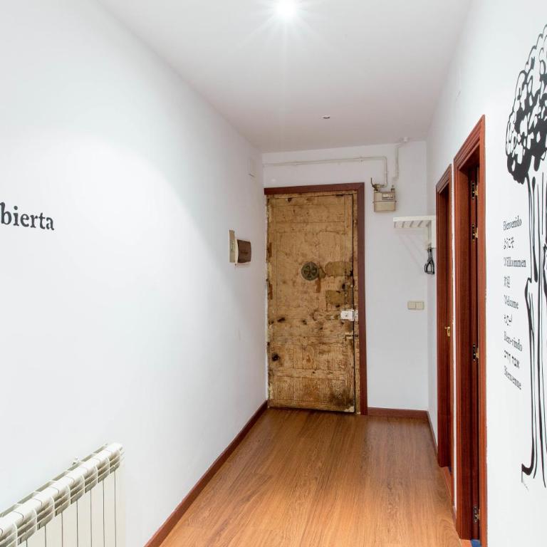 BookinMadrid - Puerta del Sol - Three-Bedroom Apartment - 6