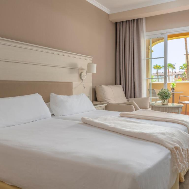 Iberostar Waves Málaga Playa - Habitación Doble con vistas laterales al mar - 1 o 2 camas - 2