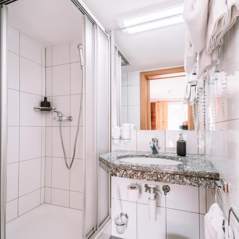 Hotel Les Amis - Doppelzimmer - Südseite - 2