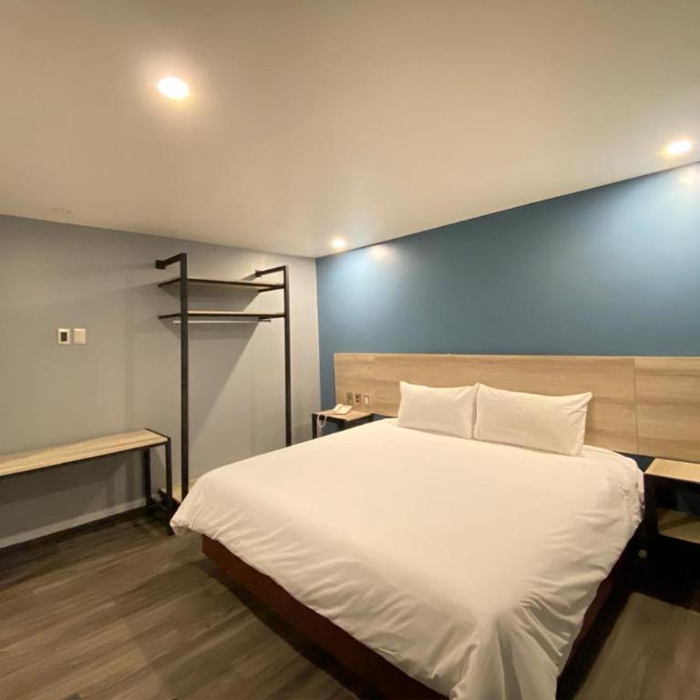 Hotel Estrella de Oriente - Habitación Doble Estándar - 8