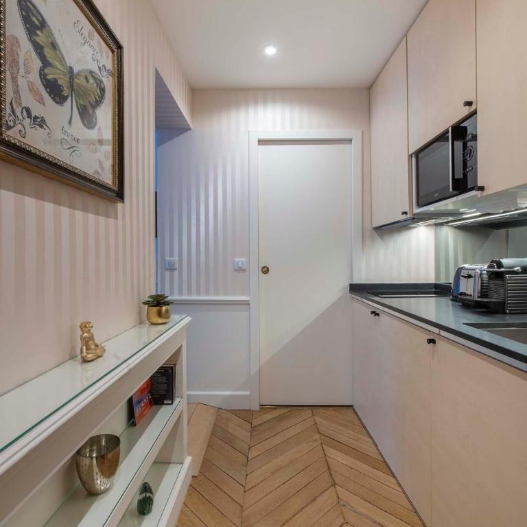 LE BEAU MARAIS - Luxury Apartments, AIR COND, LIFT - Deluxe Queen Studio JADE - 4