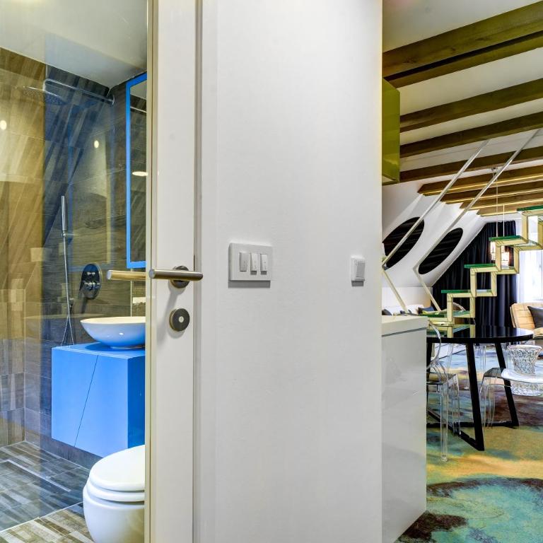Metropolitan London, Marrakesh & Tokyo - Two-Bedroom Apartment - 4