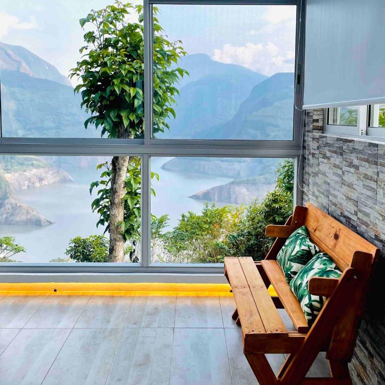 La Vista EcoHouse - Family Room - 4