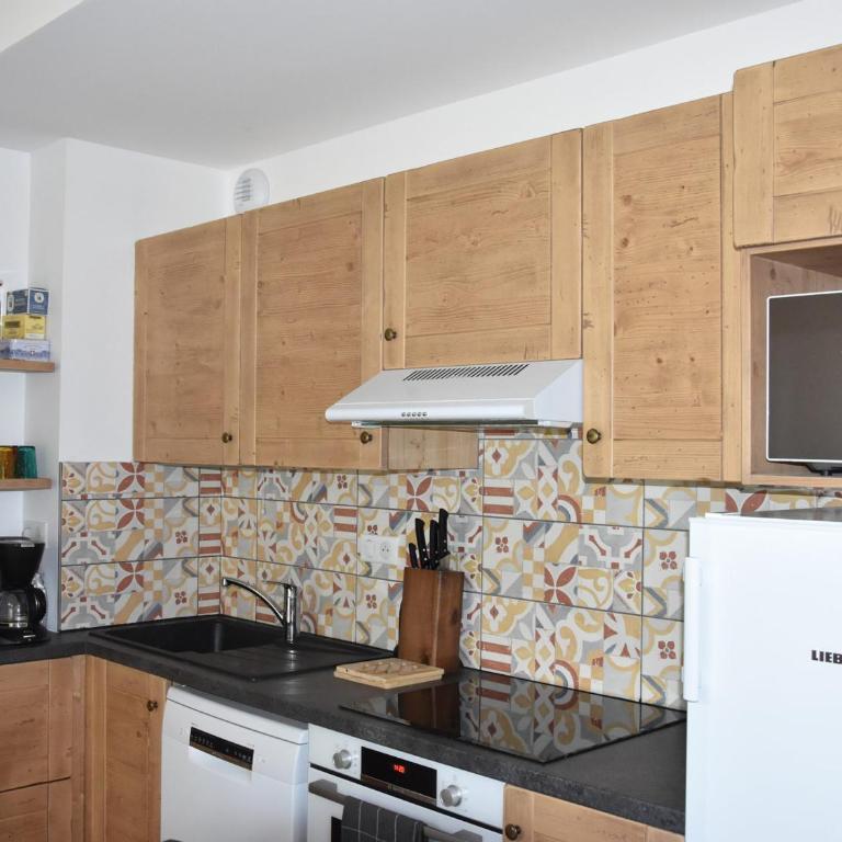 Duplex 4 pièces, 2 étoiles, proche du centre, max 6 pers. - FR-1-464-210 - Appartement - 3