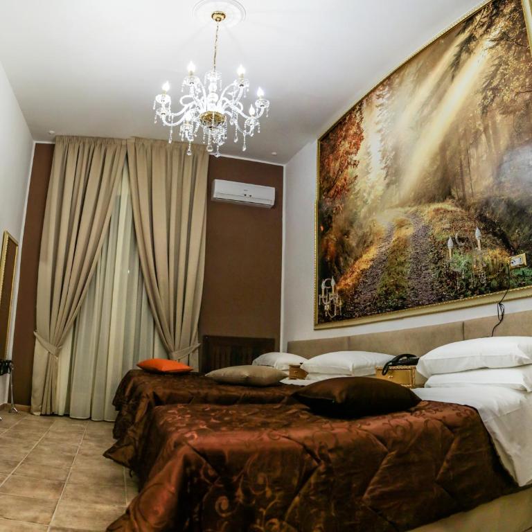 Hotel des Artistes - Deluxe Quadruple Room - 3