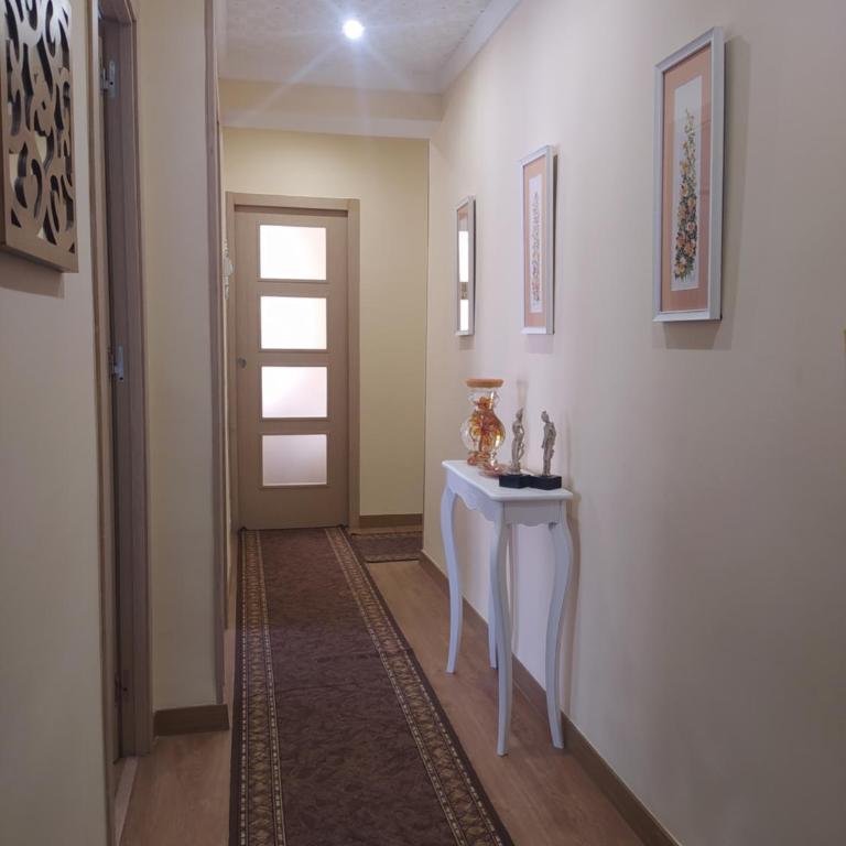 Gonzalo de Berceo 15 " CALIDAD-SOBRIO" AND " FREE PRIVATE PARKING " - Apartamento de 3 dormitorios - 42