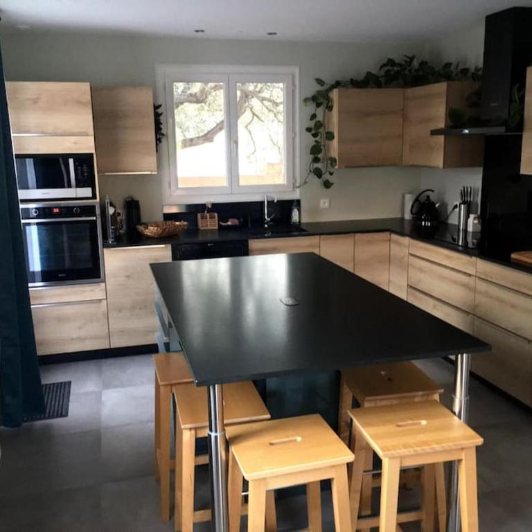 Jolie Villa, Piscine, 10min centre ville, WIFI - Villa 3 Chambres - 5