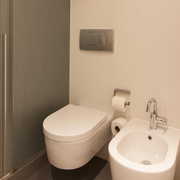 Sixtytwo Hotel - Standard Double Room - 4