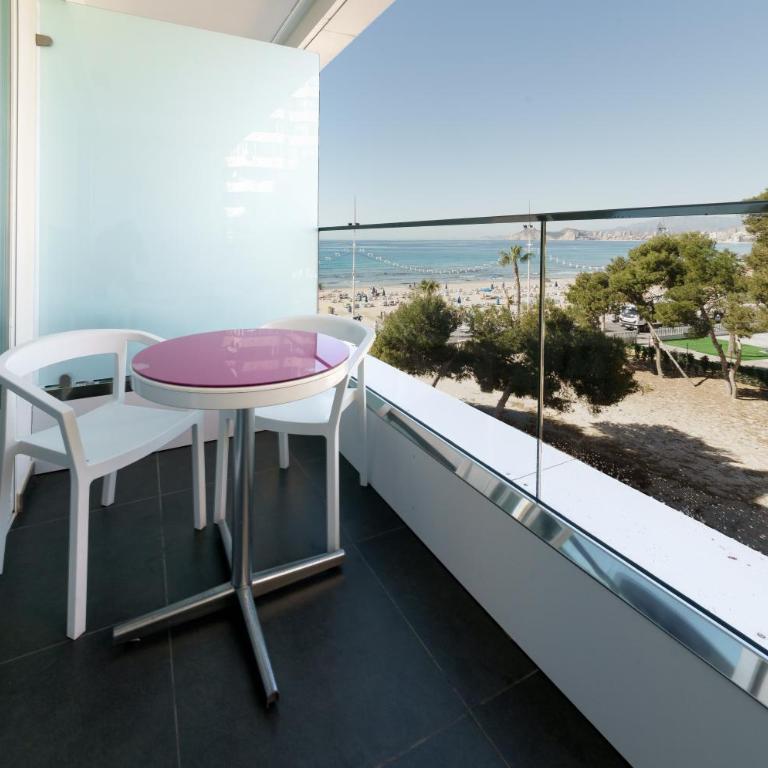 Hotel Brisa - Habitación Doble con terraza y vistas laterales al mar - 1 o 2 camas - 6