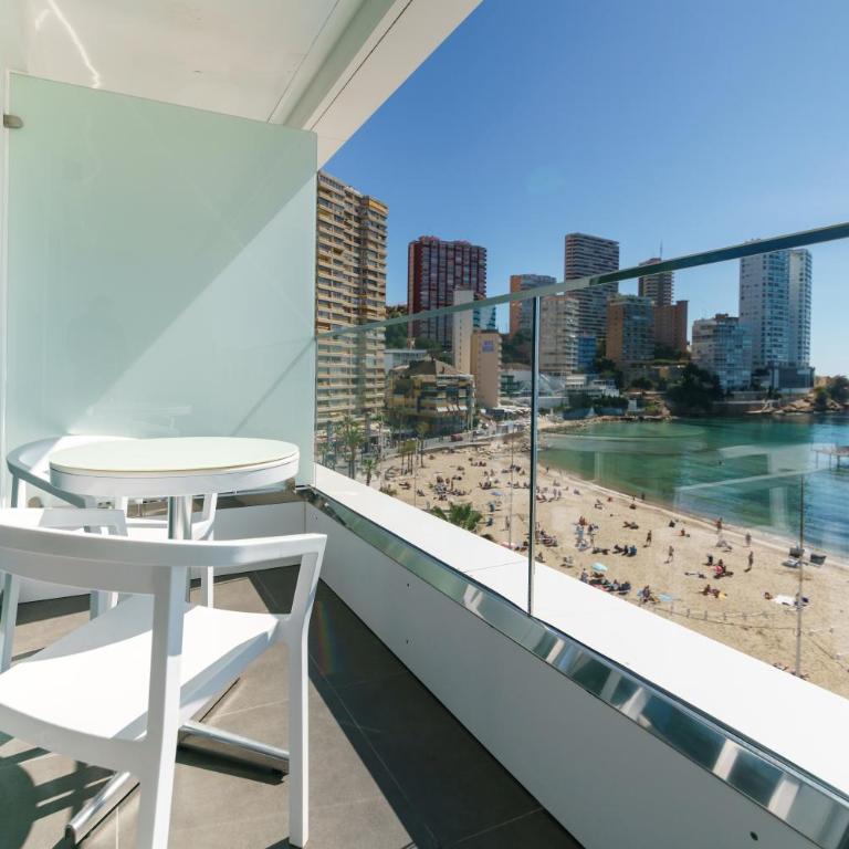Hotel Brisa - Habitación Doble con terraza y vistas frontales al mar - 1 o 2 camas - 1