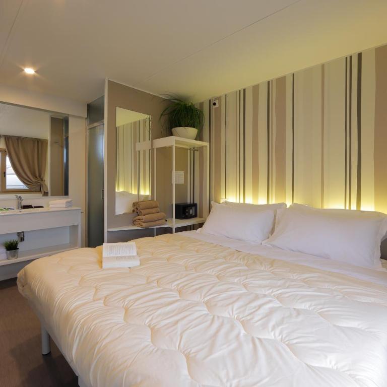 hu Firenze Camping in Town - Chalet Superior - 1