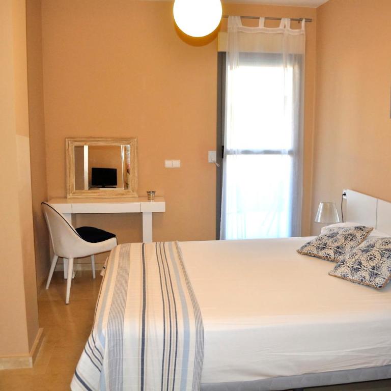 Marina Raset, 3 dormitorios, centro, by Bookindenia - Three-Bedroom Apartment - 22