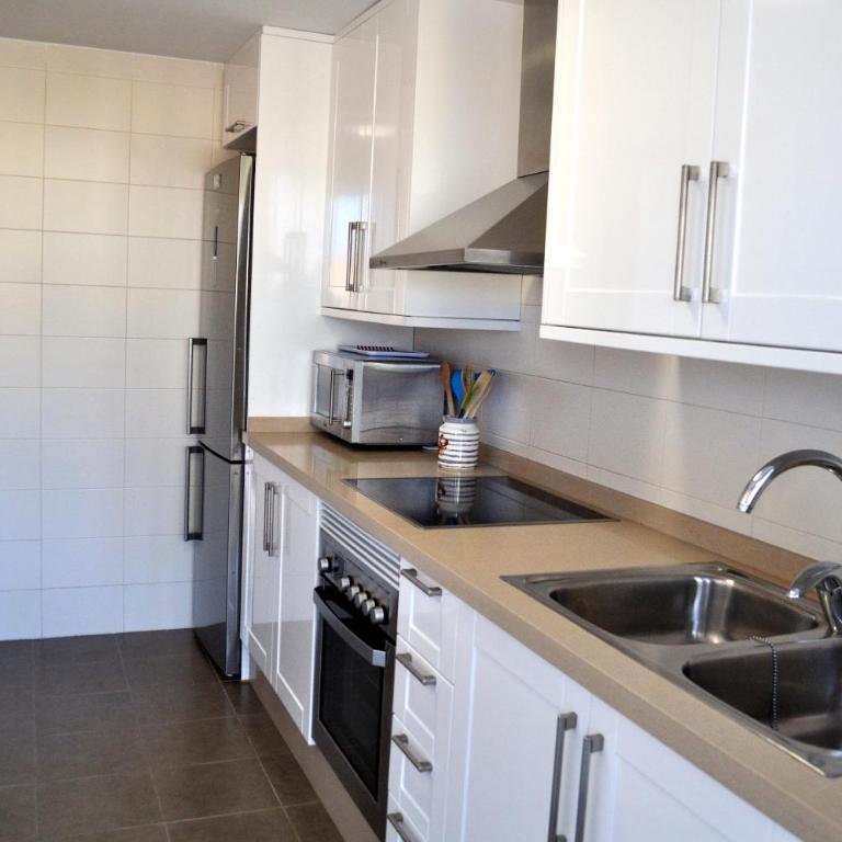 Marina Raset, 3 dormitorios, centro, by Bookindenia - Three-Bedroom Apartment - 16