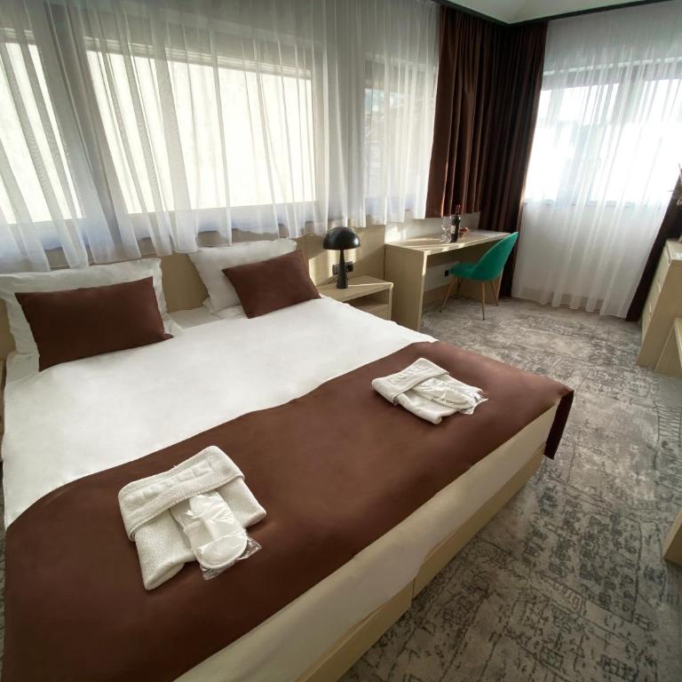 Hotel Boss - Deluks Dvokrevetna Soba sa Bračnim Krevetom/Zasebnim Krevetima - 6