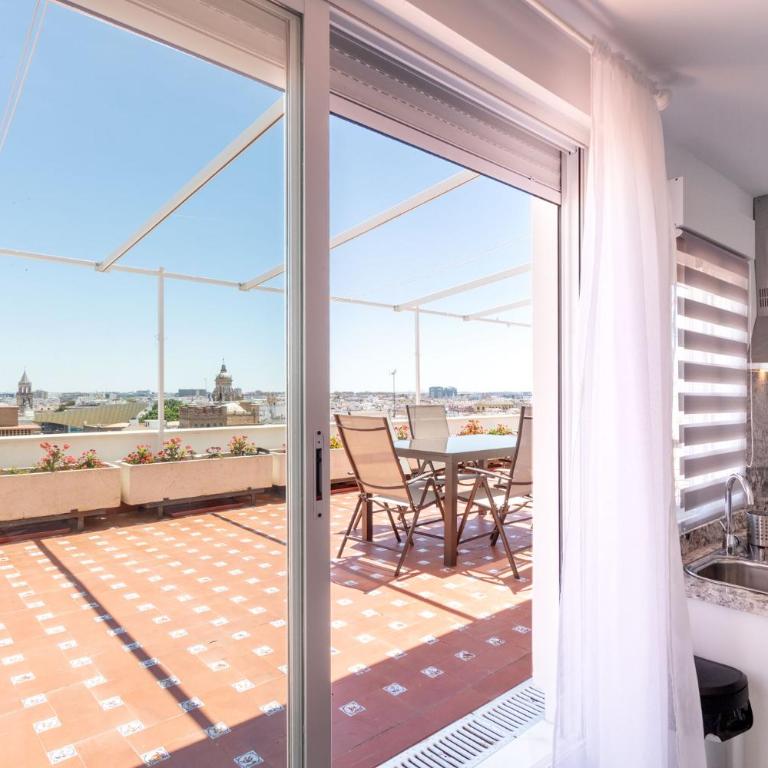 City Center Deluxe Sky View by Valcambre - Apartamento con terraza - 19