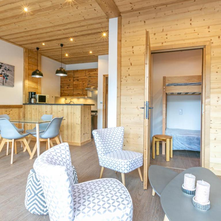 Grand Studio cabine, balcon, parking, centre La Clusaz - FR-1-437-85 - Appartamento (4 Adulti) - 2