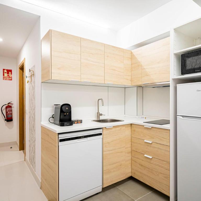 Dobo Madrid ANR2 - Studio - 15