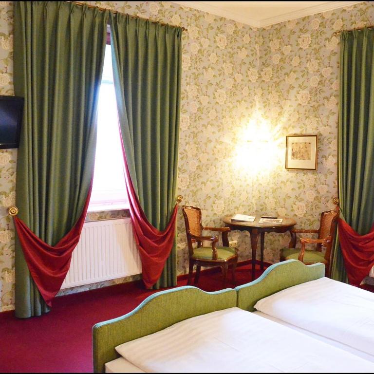 Hotel Hohenstauffen - Doppelzimmer - 2