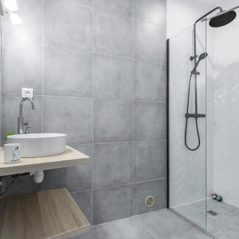 LE 323 PROM - BEACHFRONT - PARKING - NEAR TRAM &SUPERMARKET - AC - washing machine - Appartement 2 Chambres - 7