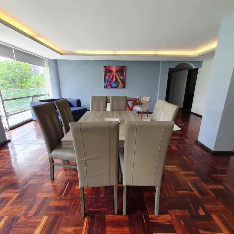 Luxury Apartment Masaryk 4BR - Apartamento - 5