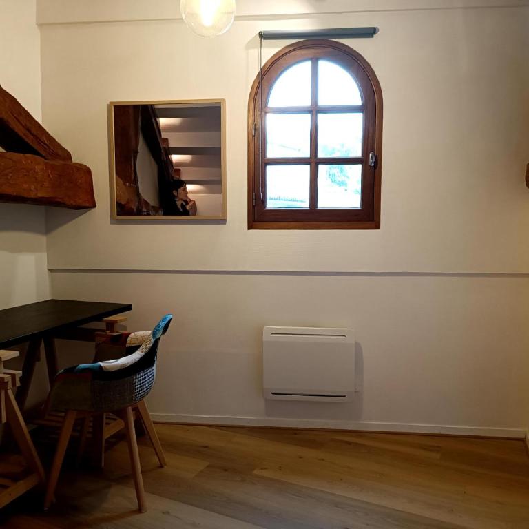 Cadre exceptionnel niché sous les toits dans le quartier historique - Apartment mit 1 Schlafzimmer - 10