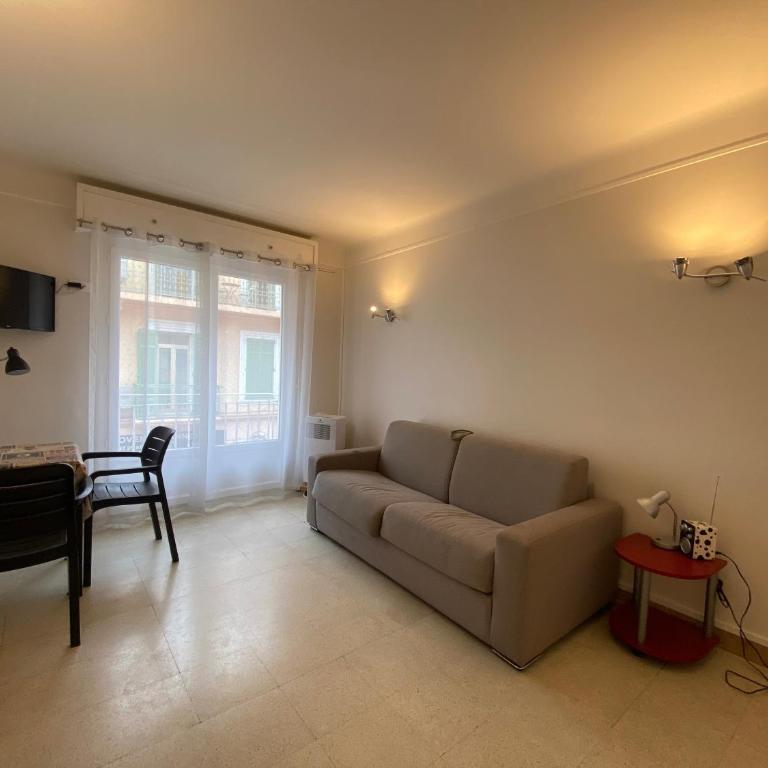 C048 Studio Spacieux proche Plages et Palais - Studio mit Balkon - 2