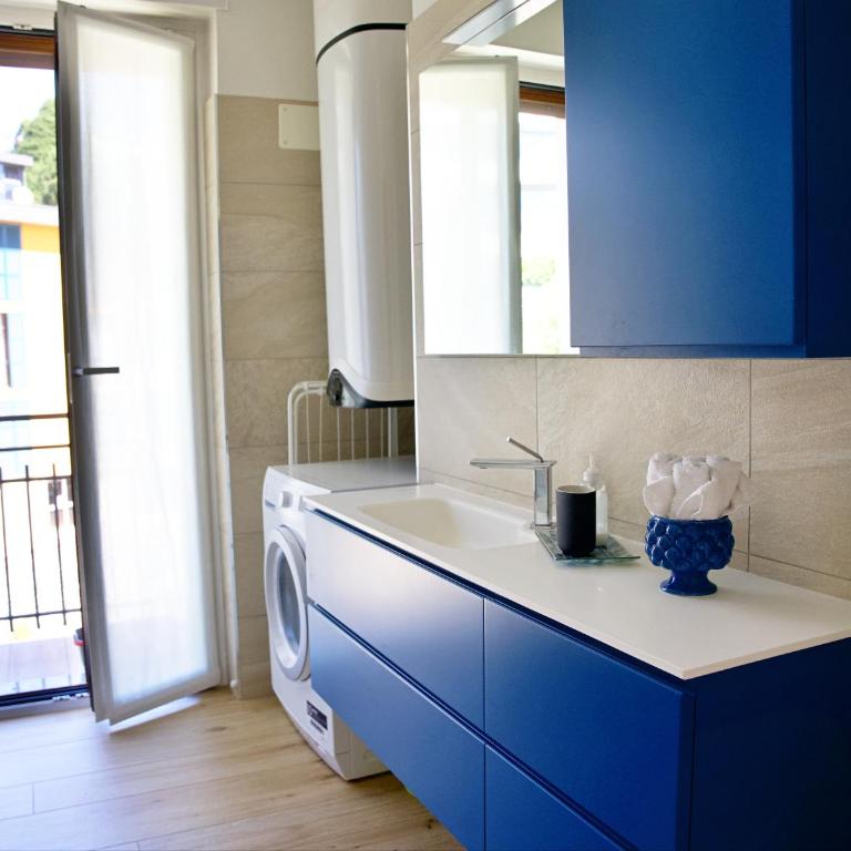 The Blue - lake / city view modern apt near villa Olmo - Appartamento con 2 Camere da Letto - 5