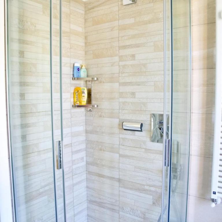 The Blue - lake / city view modern apt near villa Olmo - Appartamento con 2 Camere da Letto - 23