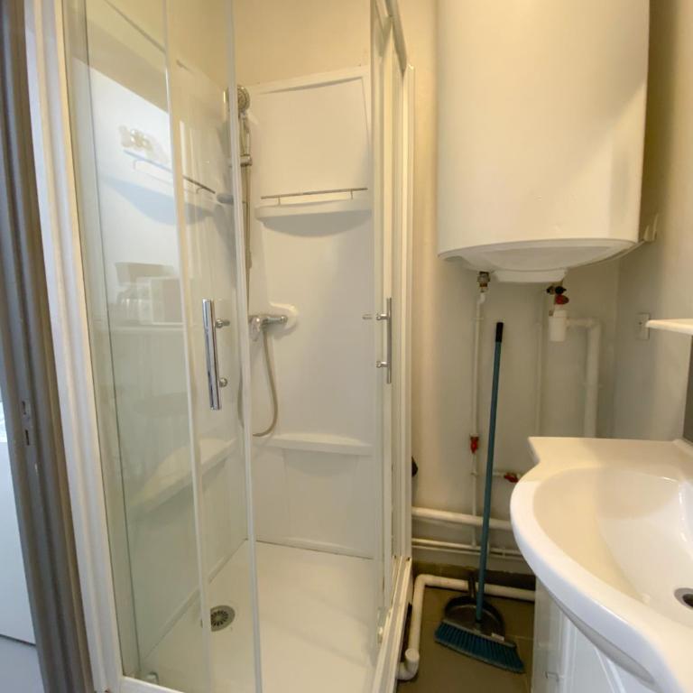 Bienvenue dans le centre ville d’Amiens - Apartment mit Dusche - 8