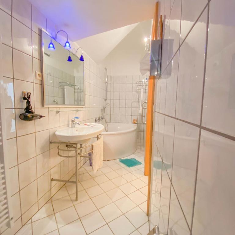 Villa Saint Maxime - Chambre Standard Lit Queen-Size - 7
