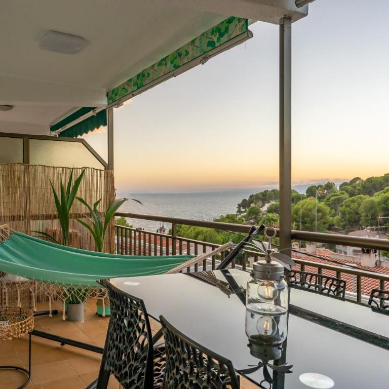 Beach Front Retro Hideaway in Salou - Apartamento con vistas al mar - 1