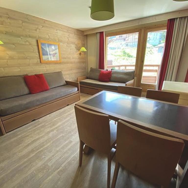Chalet centre La Tania, skis aux pieds, parking et animaux admis - Apartment mit 1 Schlafzimmer - 2