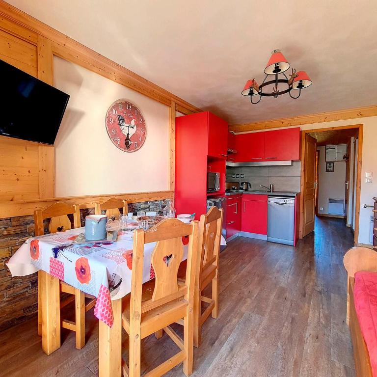 Appartement cosy avec balcon, accès direct aux pistes - FR-1-344-809 - Appartement - 3