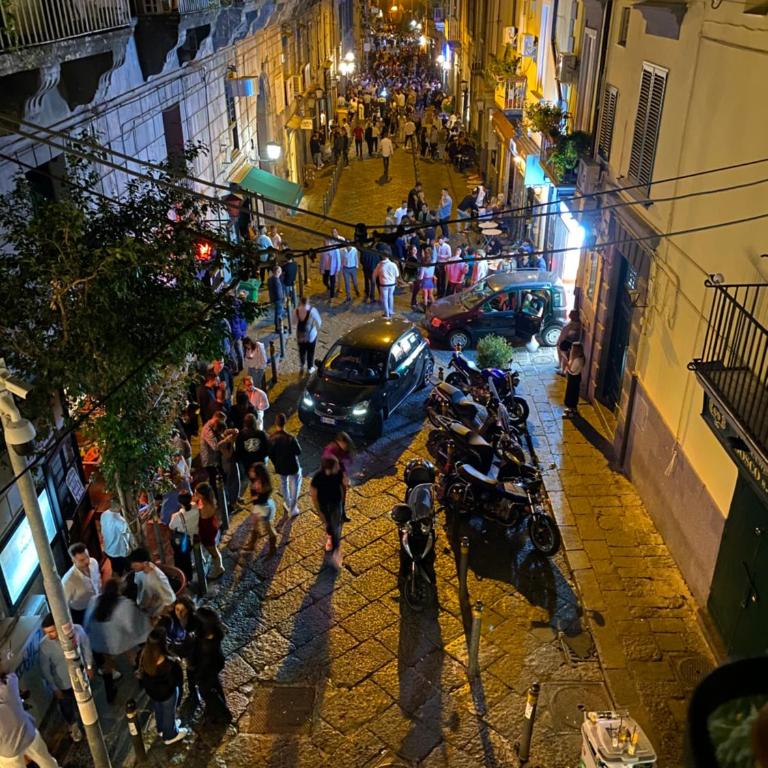 Il Salotto - Napoli - Camera Matrimoniale con Balcone - 5