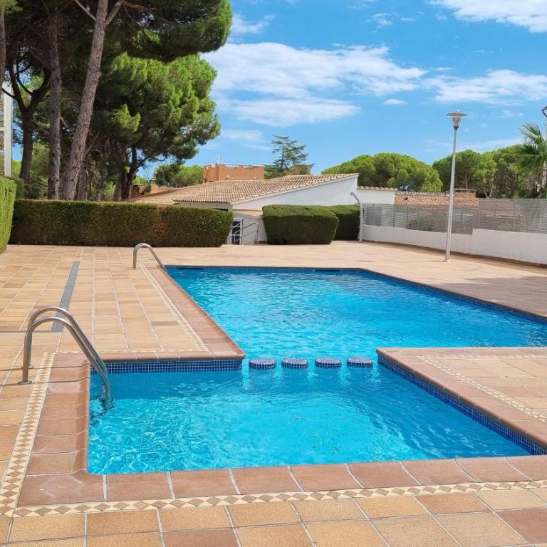 Apartamento familiar con piscina y wifi - Apartamento de 2 dormitorios con terraza - 26