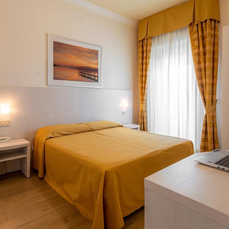 Hotel Corinna - Camera Matrimoniale/Doppia con Letti Singoli con Vista Piscina - 7