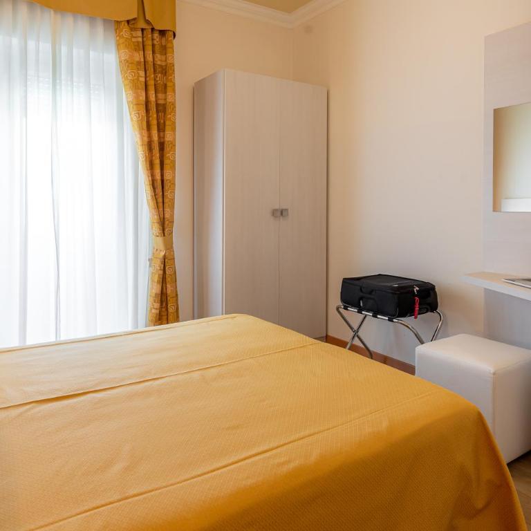 Hotel Corinna - Camera Matrimoniale/Doppia con Letti Singoli con Vista Piscina - 9