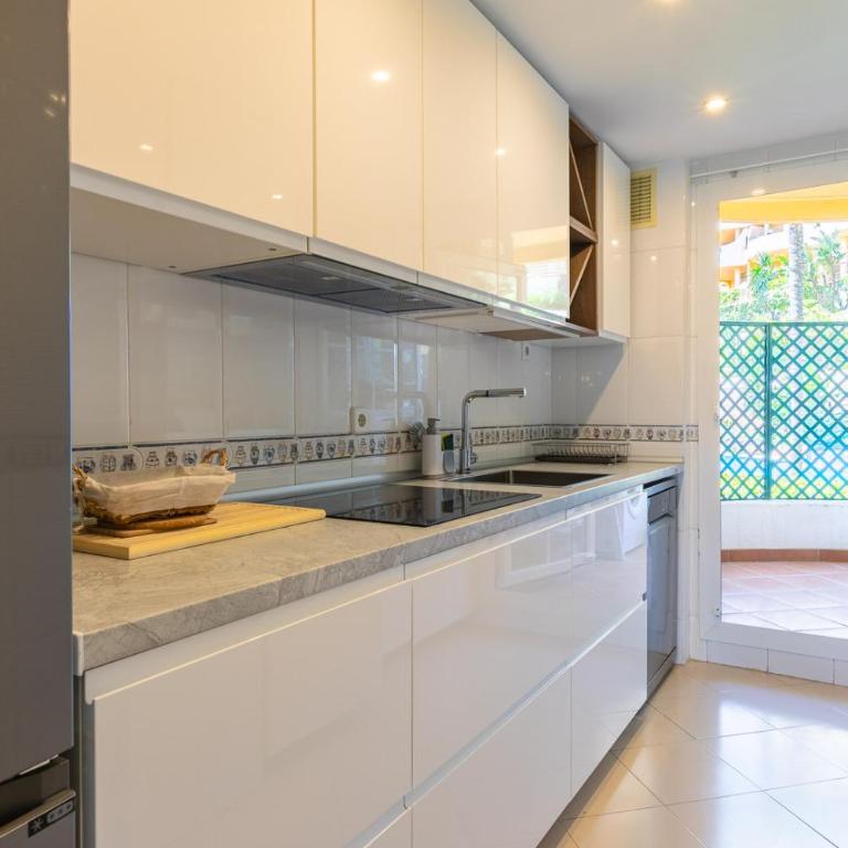 Great views, large terrace & walking distance - Apartamento de 2 dormitorios - 16