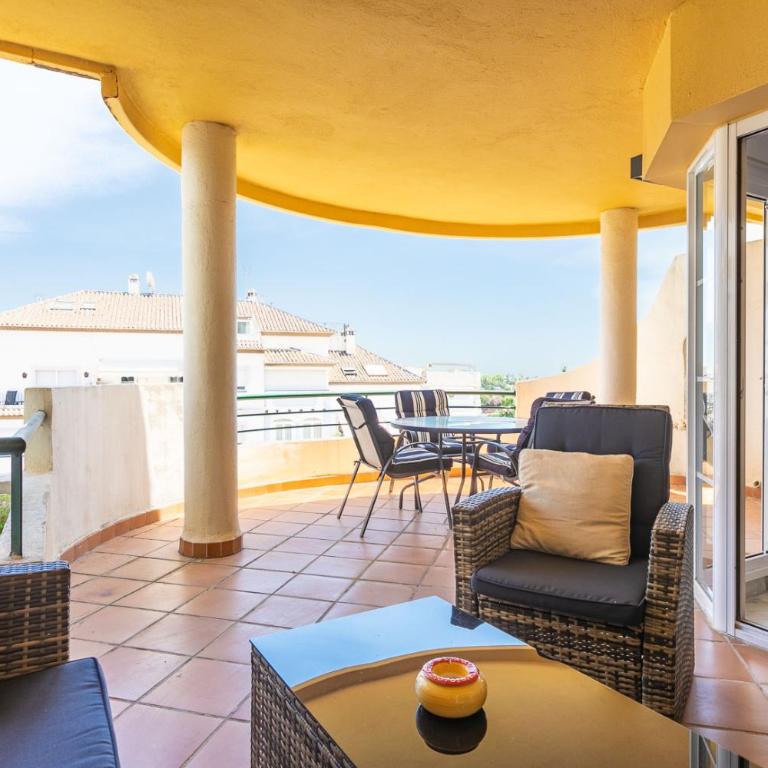 Great views, large terrace & walking distance - Apartamento de 2 dormitorios - 10
