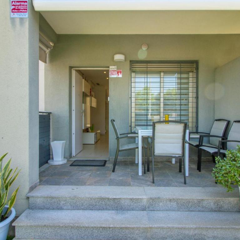 Beach Front Home In Torrevieja - Casa Vacacional de 3 dormitorios - 9