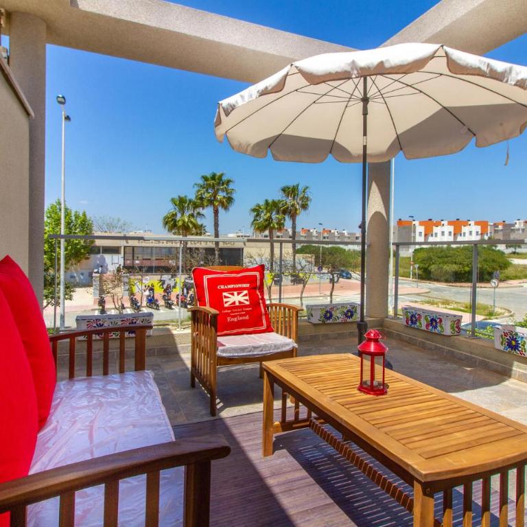 Beach Front Home In Torrevieja - Casa Vacacional de 3 dormitorios - 8
