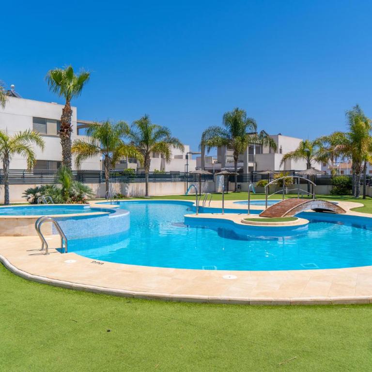 Beach Front Home In Torrevieja - Casa Vacacional de 3 dormitorios - 10