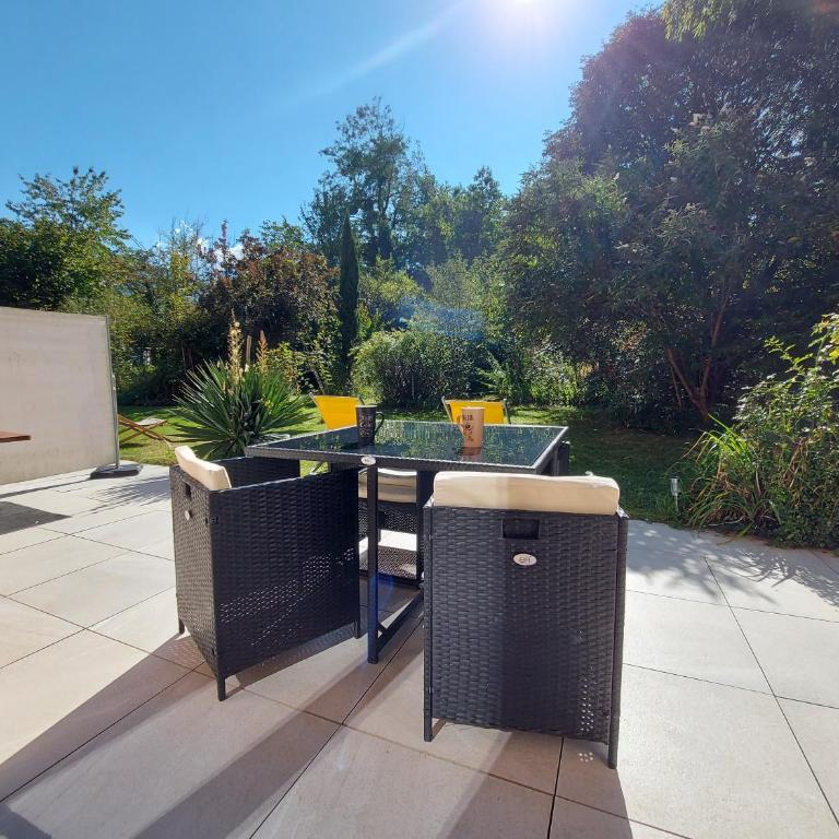 Centre St Jorioz : Charmant et spacieux studio avec terrasse et jardin privatif - Studio - 3