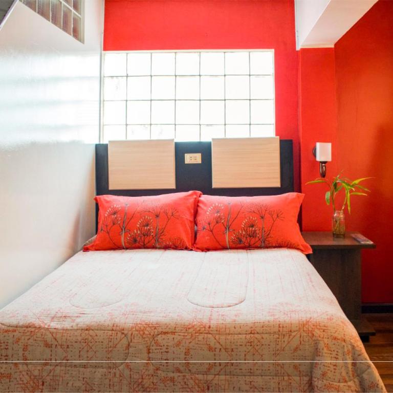 Skyline - Double Room with Private Bathroom - 3